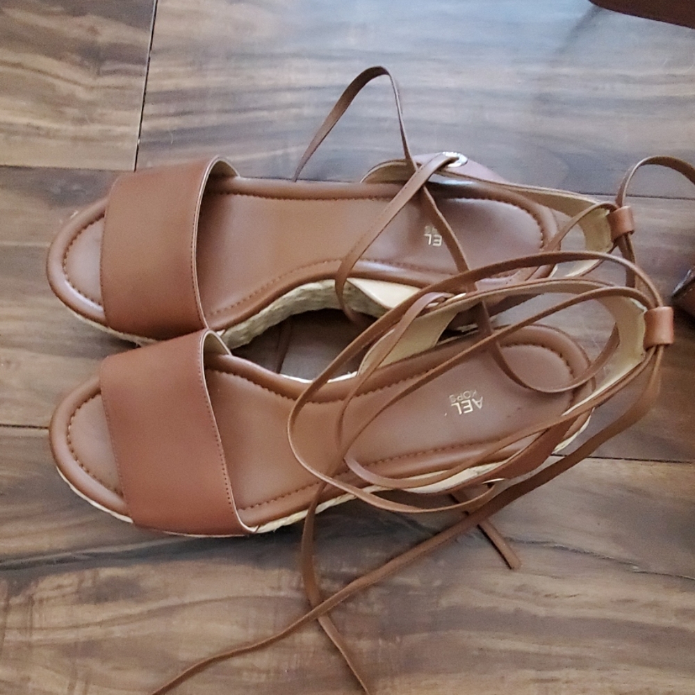 Shoes - Picture 3 of 3